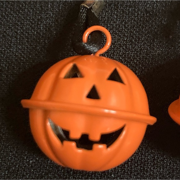 ❤️ (3/$15) Jack-o’-Lantern Bell Earrings - Picture 5 of 5